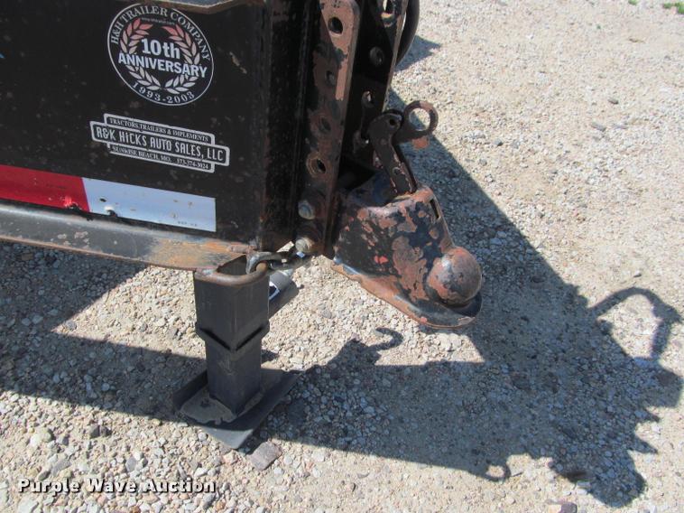 image for item K4917 2004 H&H CZAT16L equipment trailer