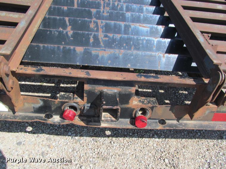 image for item K4917 2004 H&H CZAT16L equipment trailer