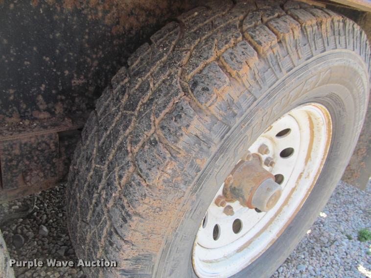 image for item K4917 2004 H&H CZAT16L equipment trailer