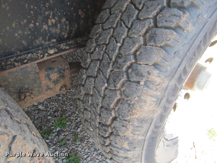 image for item K4917 2004 H&H CZAT16L equipment trailer