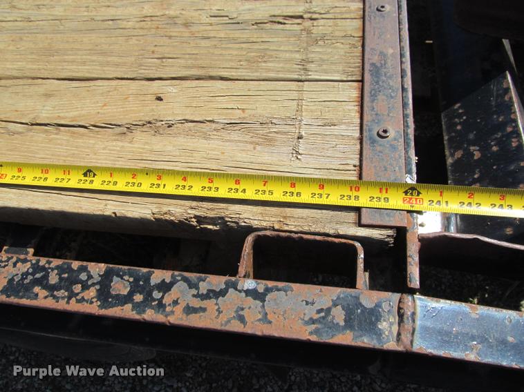 image for item K4917 2004 H&H CZAT16L equipment trailer