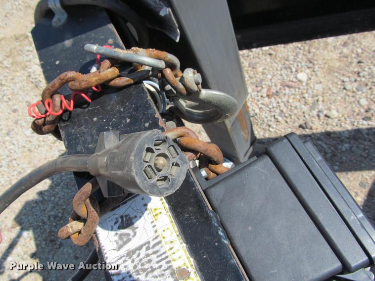 image for item K4917 2004 H&H CZAT16L equipment trailer