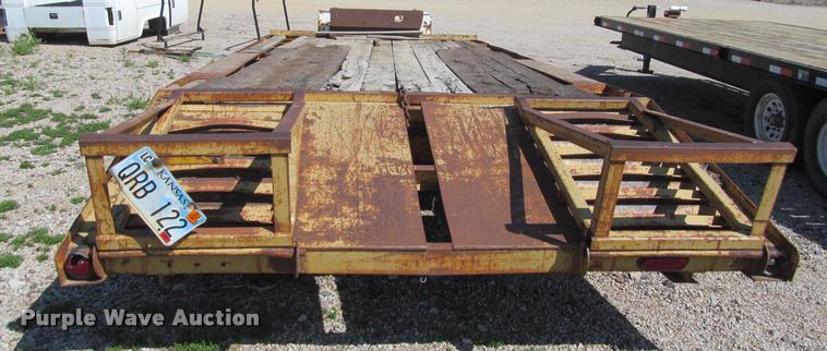 image for item K4918 1976 Hercules equipment trailer