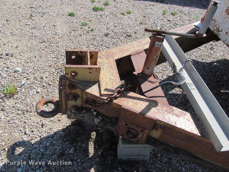 image for item K4918 1976 Hercules equipment trailer