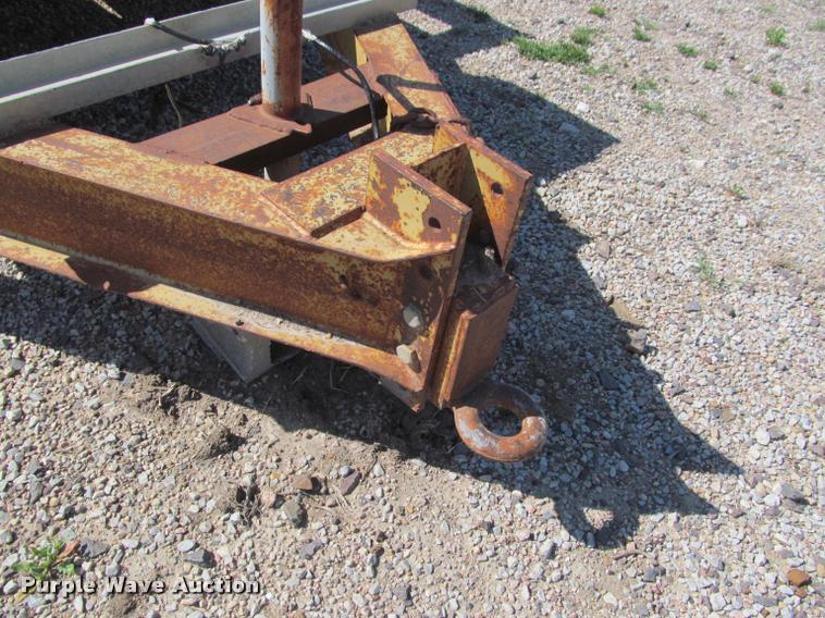 image for item K4918 1976 Hercules equipment trailer