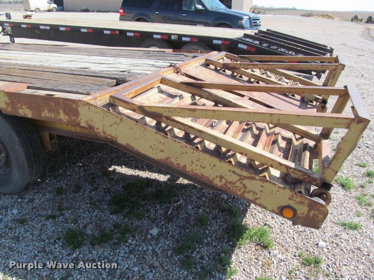 image for item K4918 1976 Hercules equipment trailer