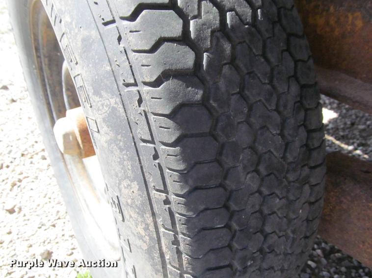 image for item K4918 1976 Hercules equipment trailer