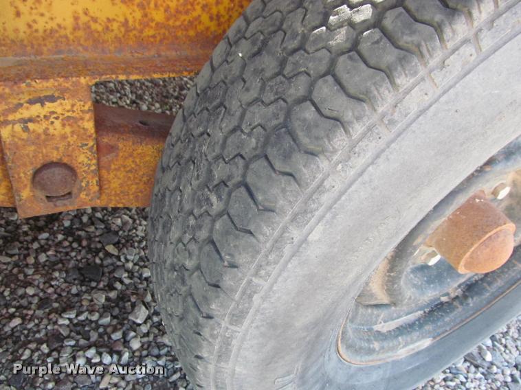 image for item K4918 1976 Hercules equipment trailer