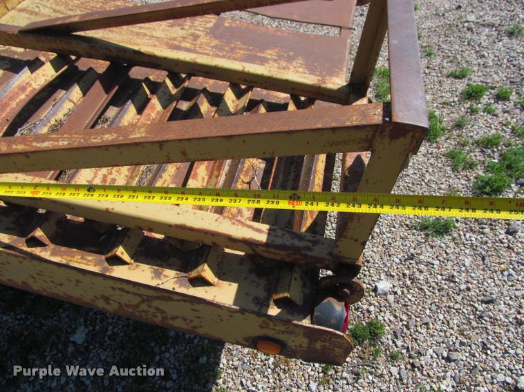 image for item K4918 1976 Hercules equipment trailer