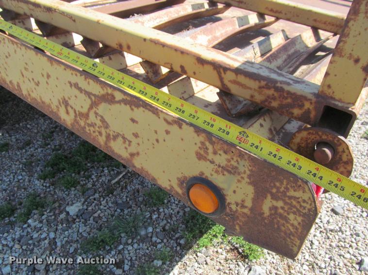 image for item K4918 1976 Hercules equipment trailer