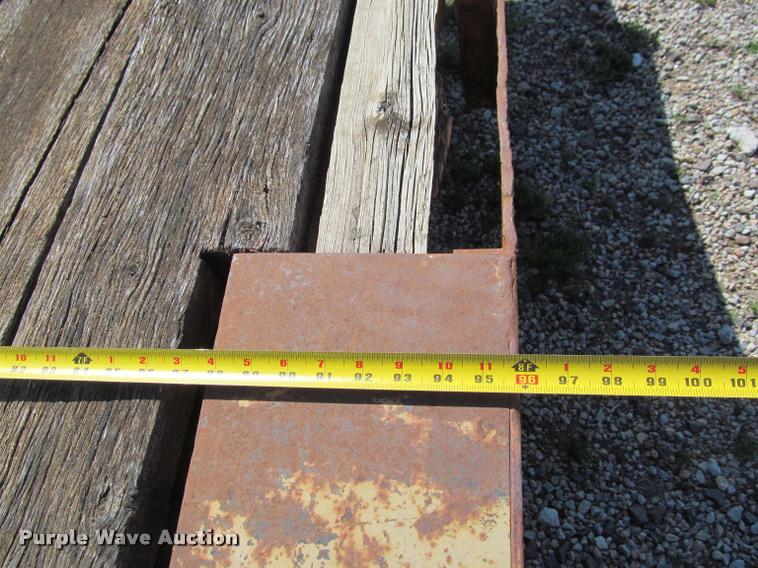 image for item K4918 1976 Hercules equipment trailer