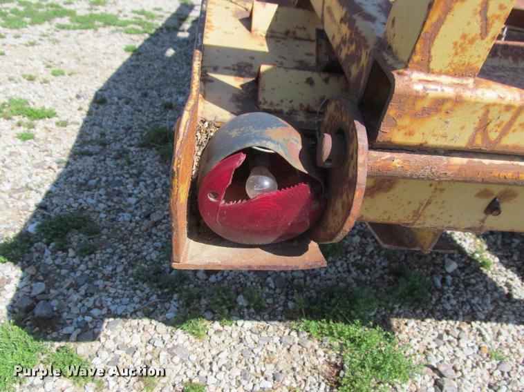 image for item K4918 1976 Hercules equipment trailer