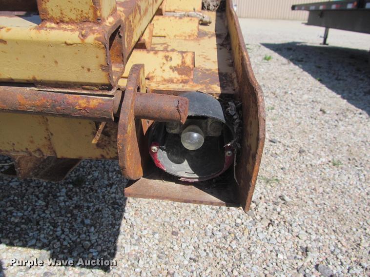 image for item K4918 1976 Hercules equipment trailer