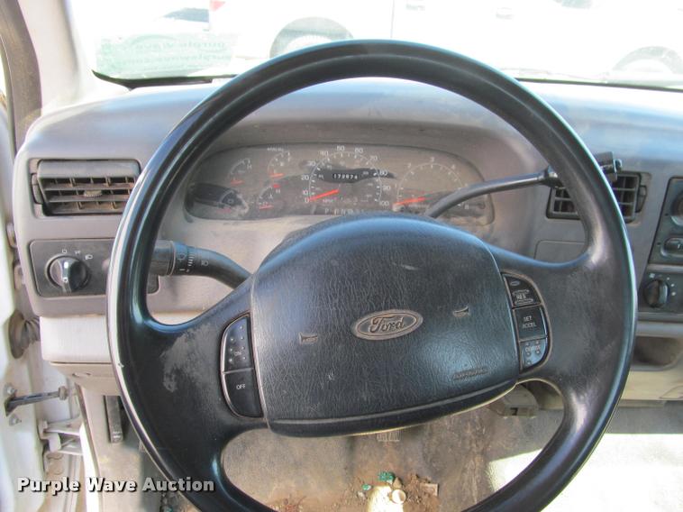 image for item K4923 2001 Ford F250 Super Duty XL SuperCab pickup truck