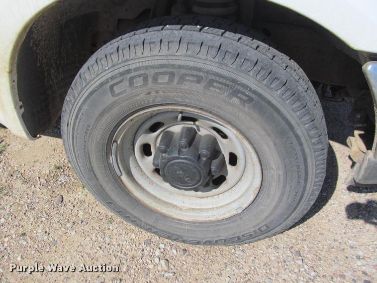 image for item K4923 2001 Ford F250 Super Duty XL SuperCab pickup truck