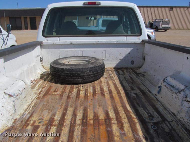 image for item K4923 2001 Ford F250 Super Duty XL SuperCab pickup truck