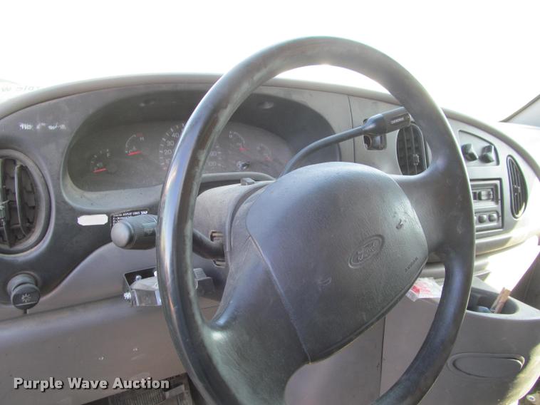 image for item K4924 1998 Ford Econoline E350 box truck