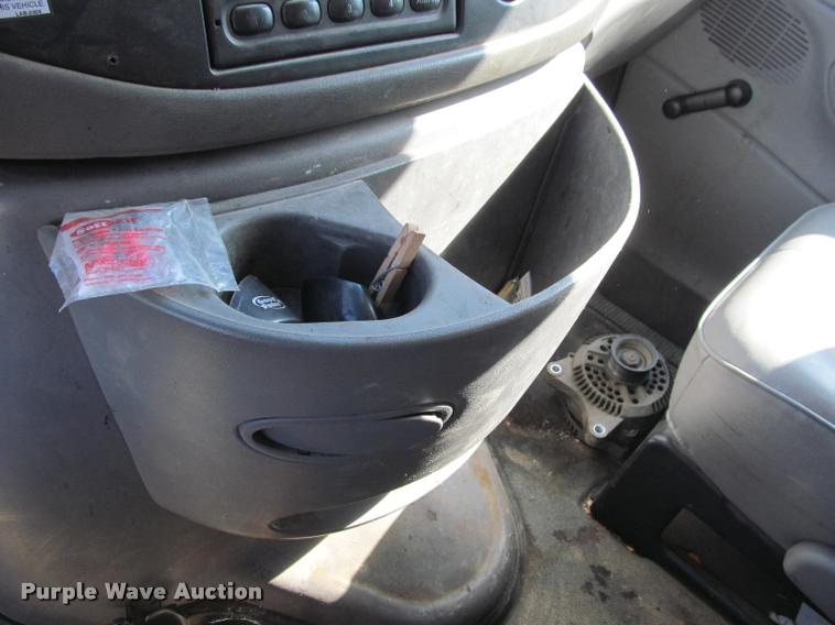 image for item K4924 1998 Ford Econoline E350 box truck