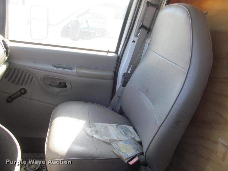 image for item K4924 1998 Ford Econoline E350 box truck