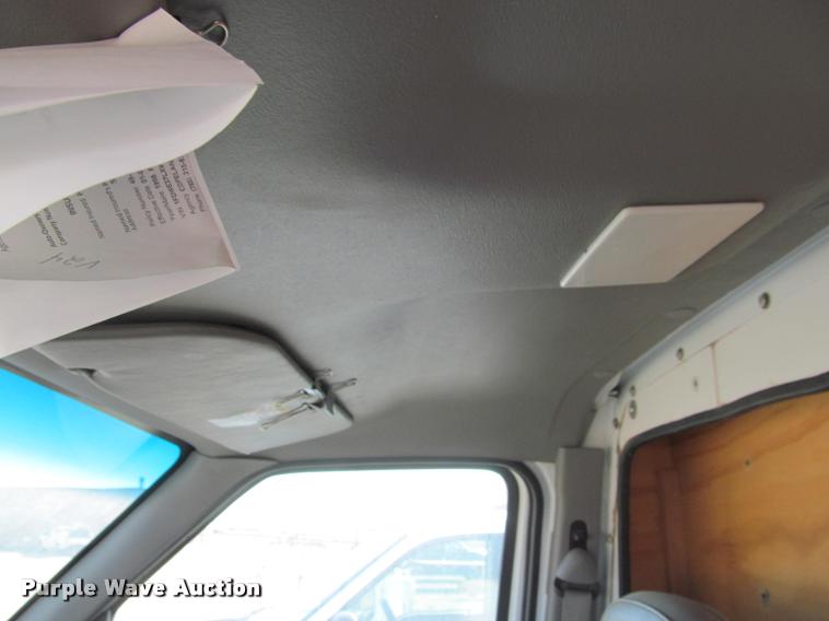 image for item K4924 1998 Ford Econoline E350 box truck