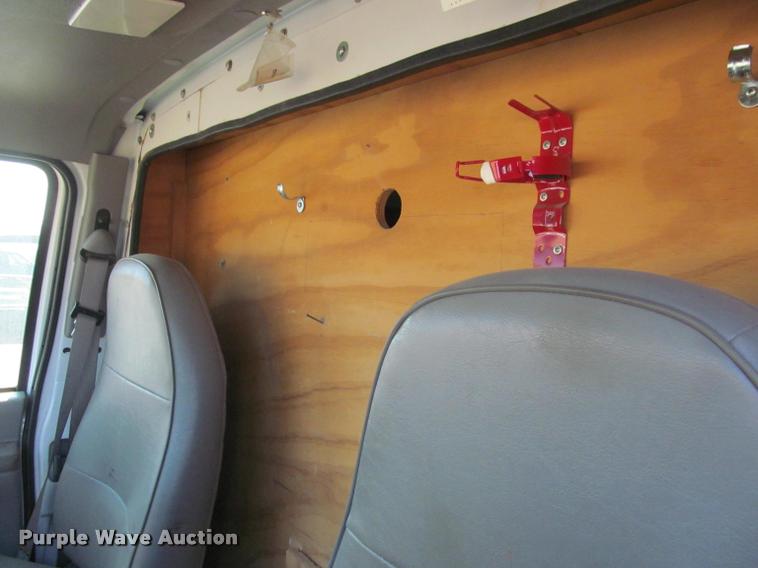 image for item K4924 1998 Ford Econoline E350 box truck