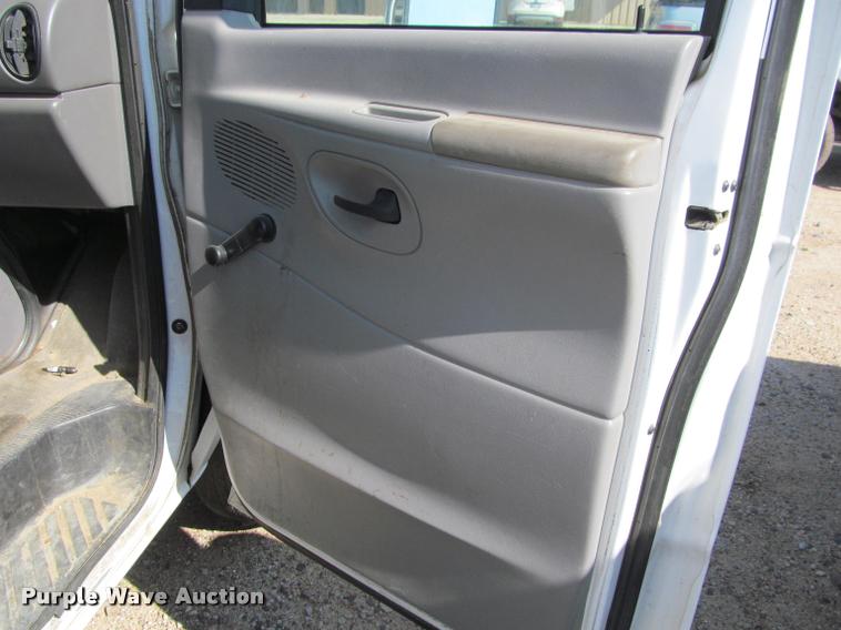image for item K4924 1998 Ford Econoline E350 box truck