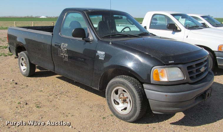image for item K4925 2003 Ford F150 XL pickup truck