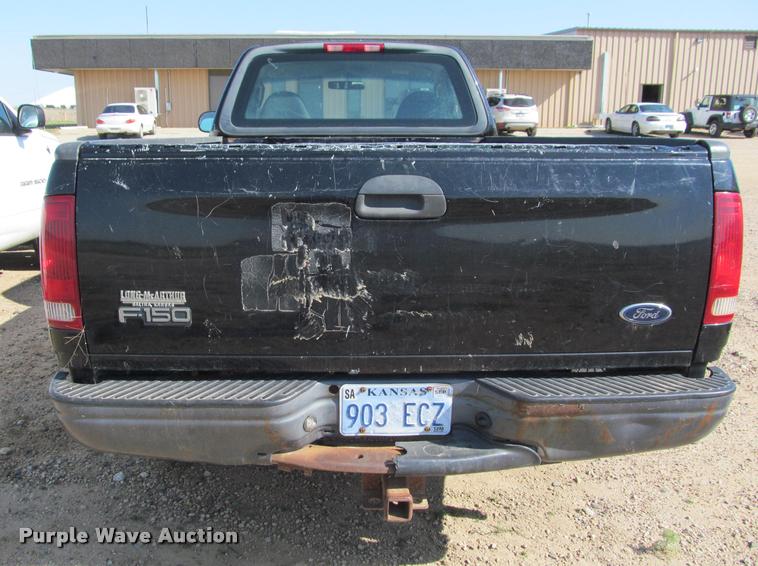 image for item K4925 2003 Ford F150 XL pickup truck