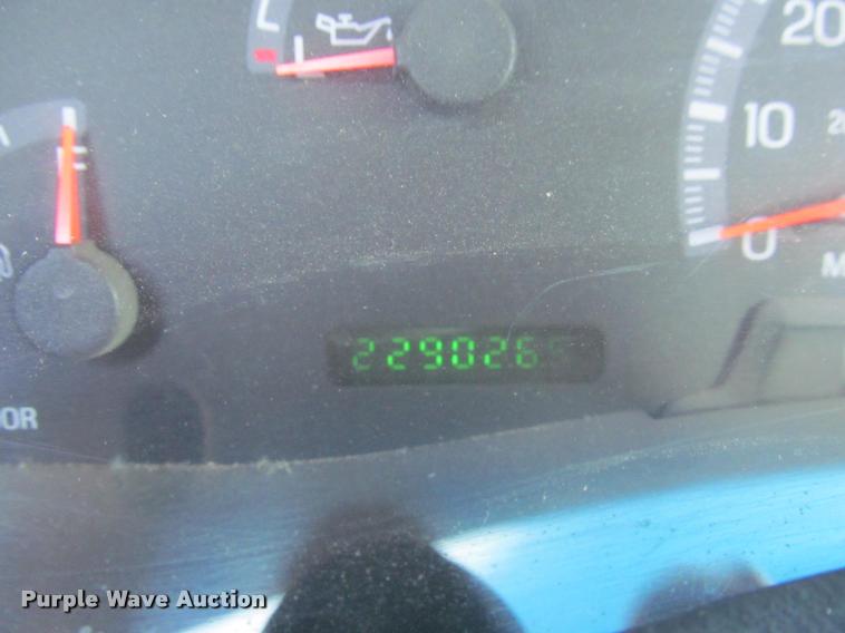 image for item K4925 2003 Ford F150 XL pickup truck