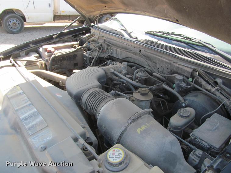 image for item K4925 2003 Ford F150 XL pickup truck