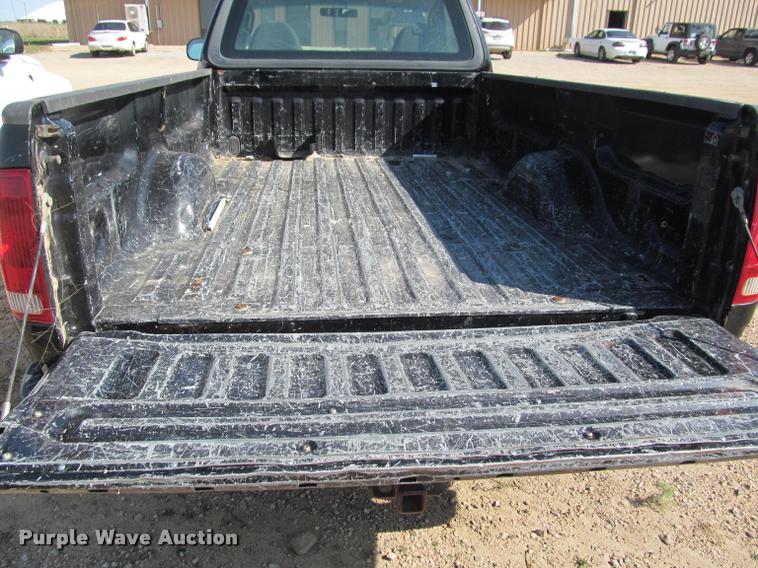 image for item K4925 2003 Ford F150 XL pickup truck