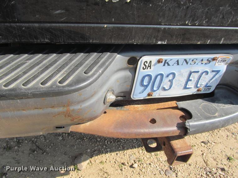 image for item K4925 2003 Ford F150 XL pickup truck