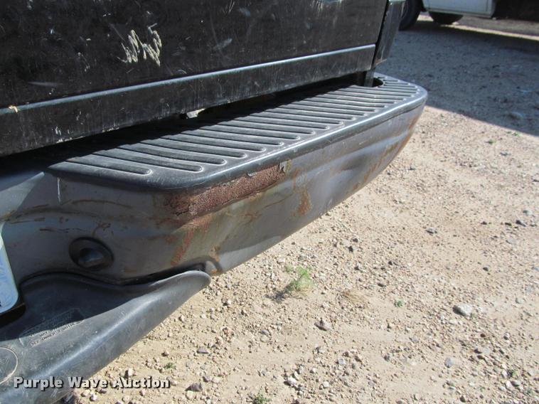 image for item K4925 2003 Ford F150 XL pickup truck