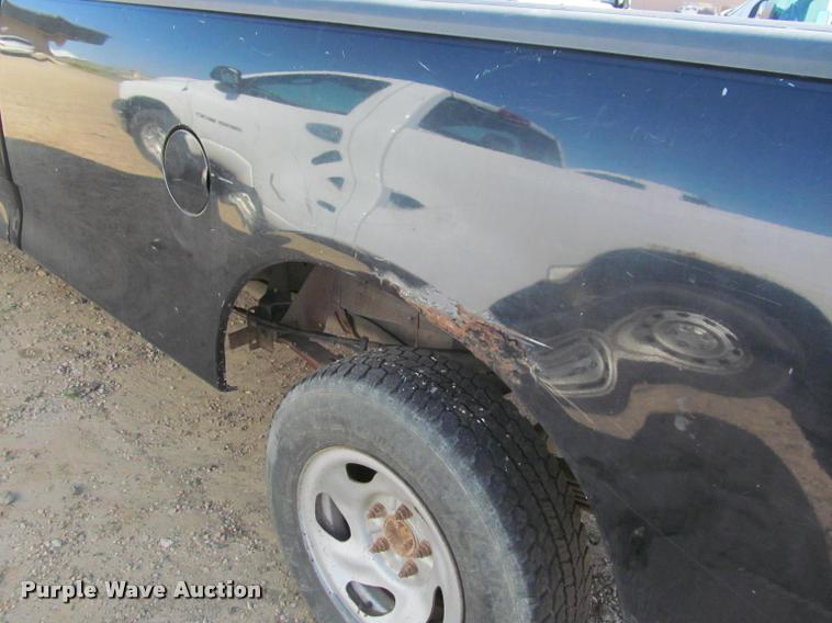 image for item K4925 2003 Ford F150 XL pickup truck