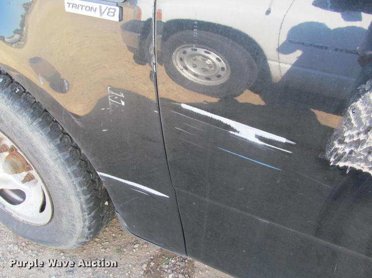 image for item K4925 2003 Ford F150 XL pickup truck