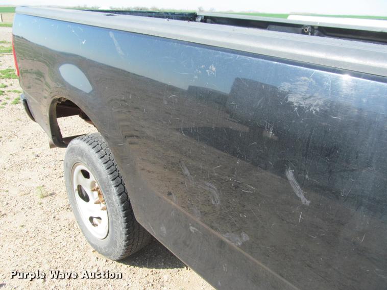 image for item K4925 2003 Ford F150 XL pickup truck