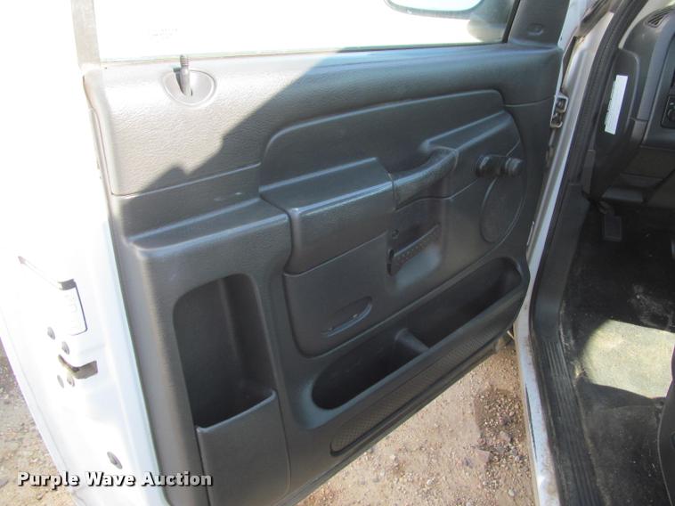 image for item K4926 2005 Dodge Ram 1500 pickup truck