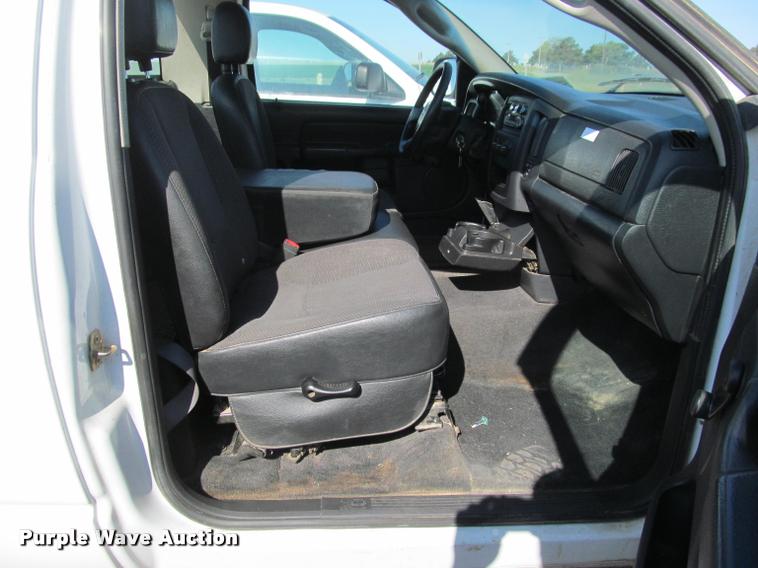 image for item K4926 2005 Dodge Ram 1500 pickup truck