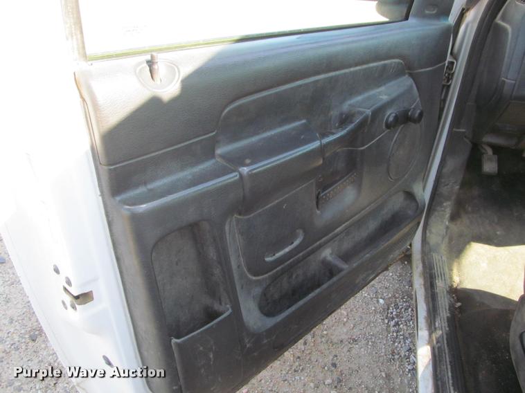 image for item K4927 2004 Dodge Ram 1500 pickup truck