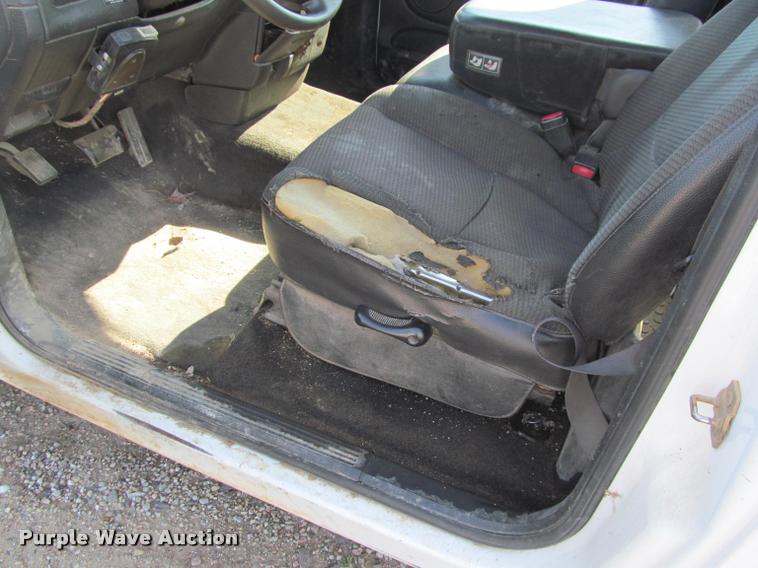 image for item K4927 2004 Dodge Ram 1500 pickup truck