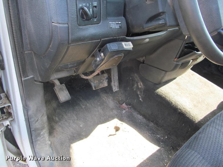 image for item K4927 2004 Dodge Ram 1500 pickup truck