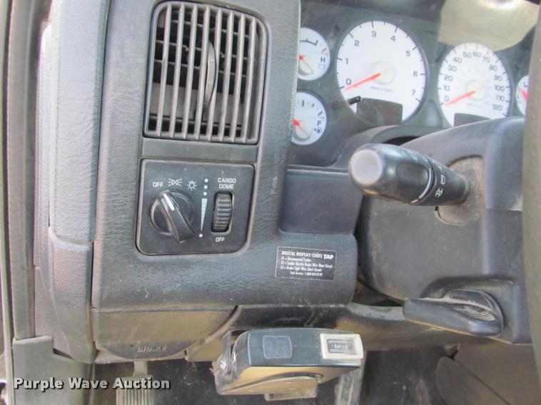 image for item K4927 2004 Dodge Ram 1500 pickup truck