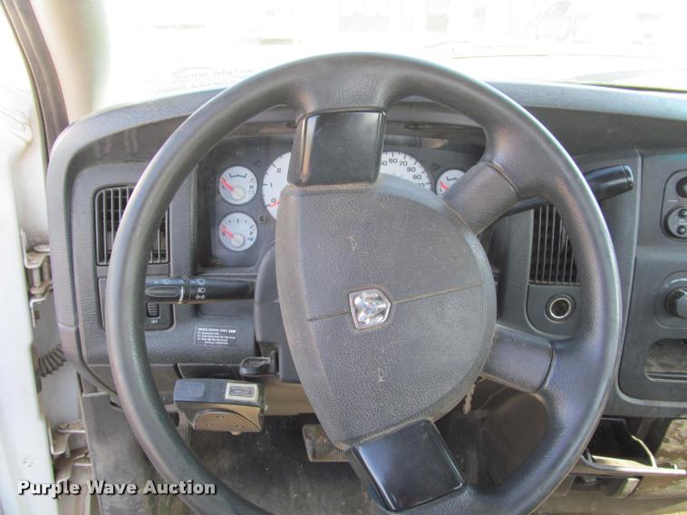 image for item K4927 2004 Dodge Ram 1500 pickup truck