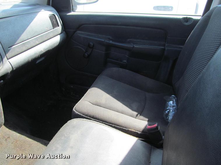 image for item K4927 2004 Dodge Ram 1500 pickup truck