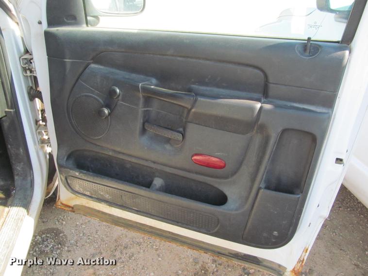 image for item K4927 2004 Dodge Ram 1500 pickup truck