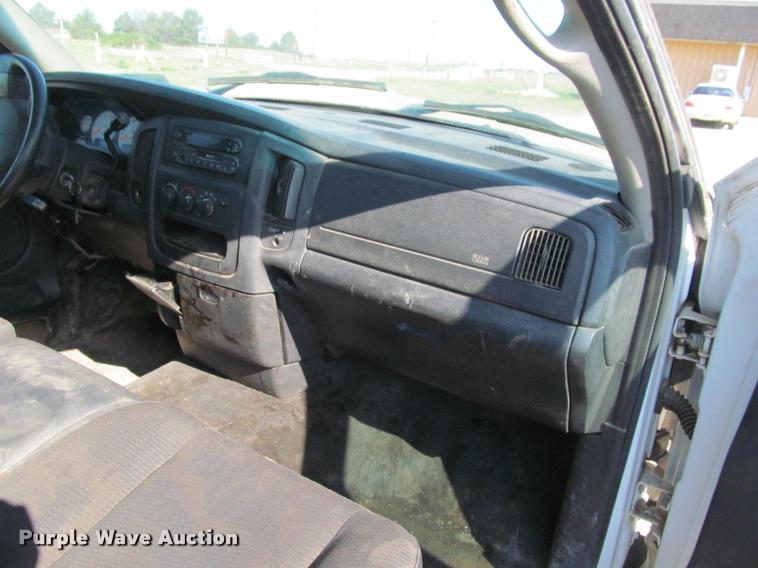 image for item K4927 2004 Dodge Ram 1500 pickup truck