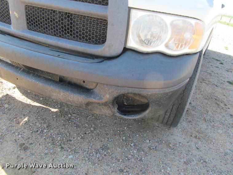 image for item K4927 2004 Dodge Ram 1500 pickup truck