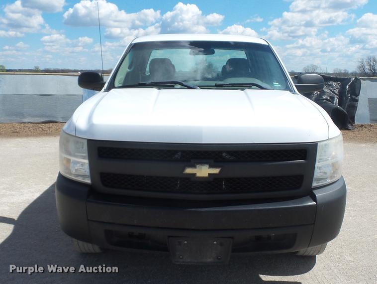image for item L4682 2008 Chevrolet Silverado 1500 Ext. Cab pickup truck