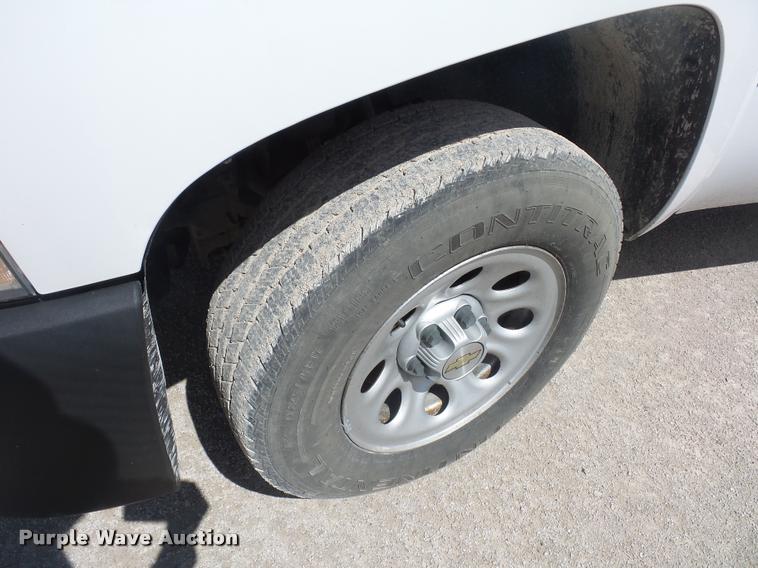 image for item L4682 2008 Chevrolet Silverado 1500 Ext. Cab pickup truck