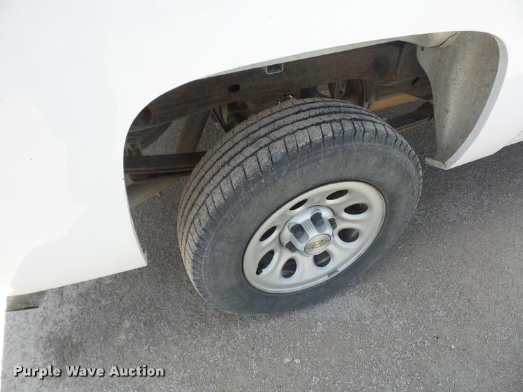 image for item L4682 2008 Chevrolet Silverado 1500 Ext. Cab pickup truck